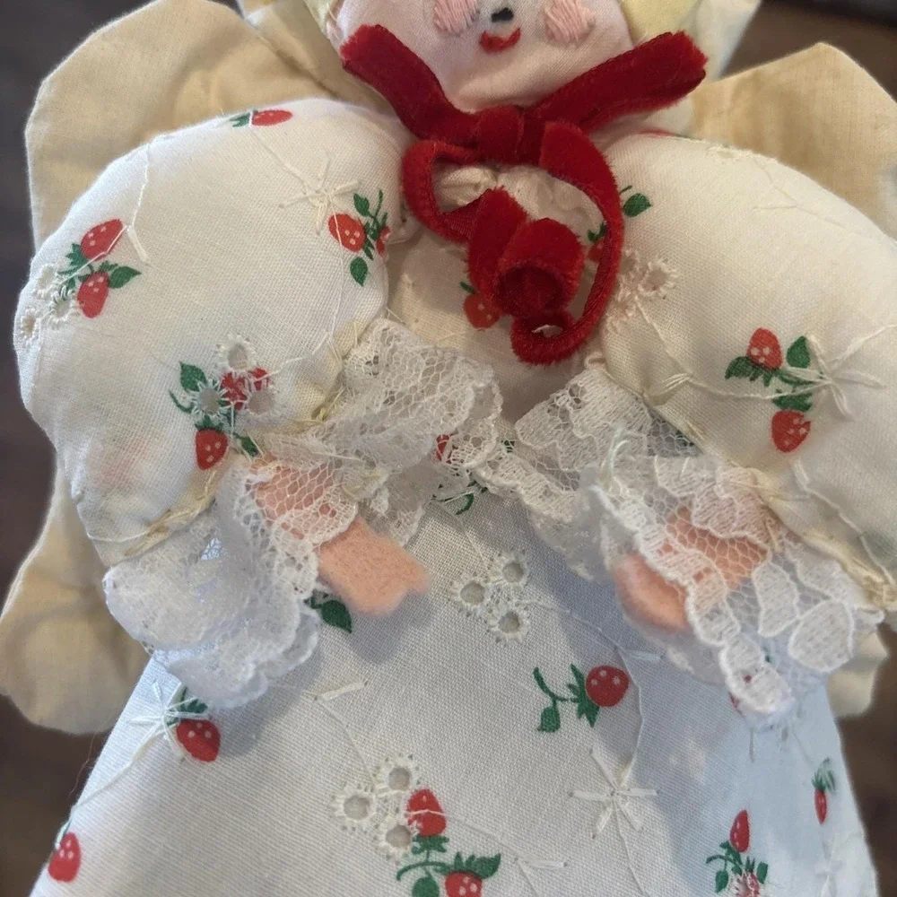 VTG Adorable Fabric Quilted Angel Christmas Tree‎ Topper Strawberries Dress 10